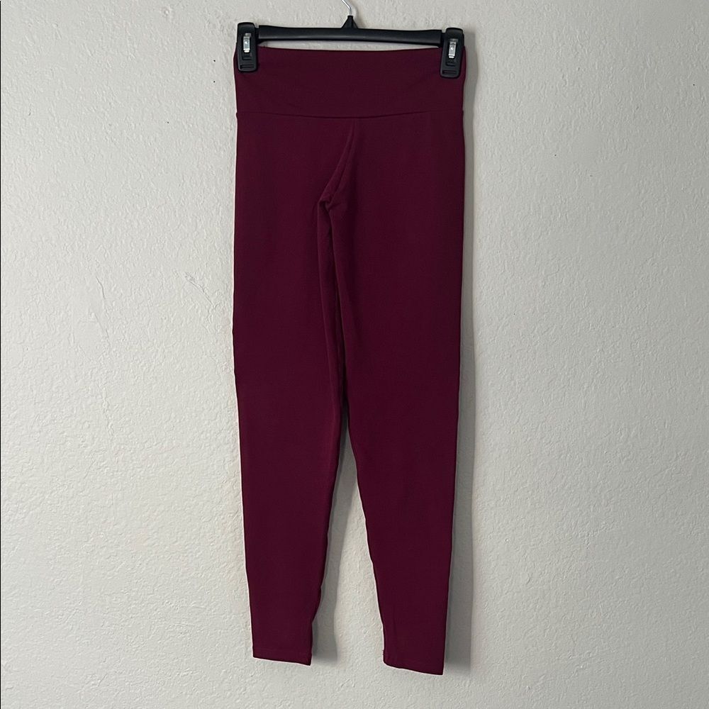 Like New! Blue Body Brazil Scrunch Back Burgundy High-Waisted Leggings in M
